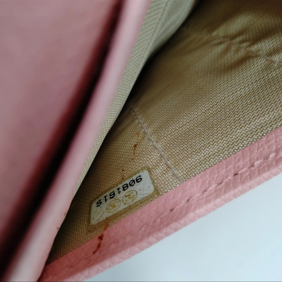 Chanel Coco Button Wallet - Picture 8 of 9